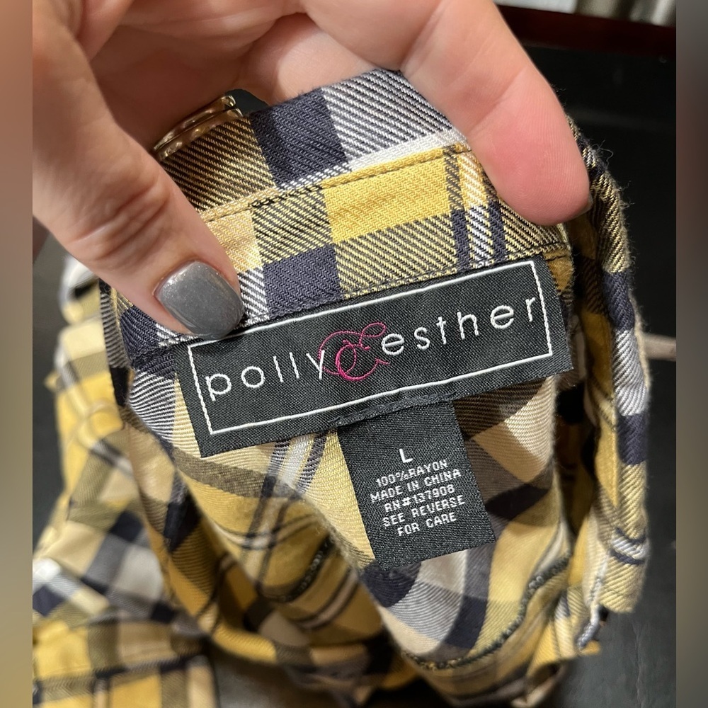 🔥Polly & Esther plaid top size large - Picture 5 of 7